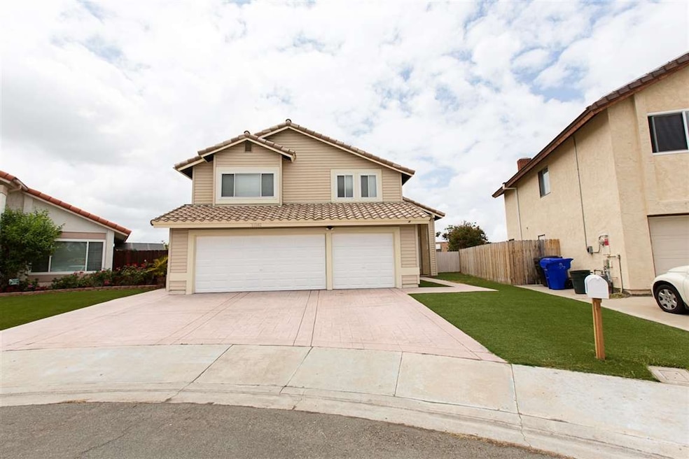 Cul de sac location with wide driveway and 3 car g
