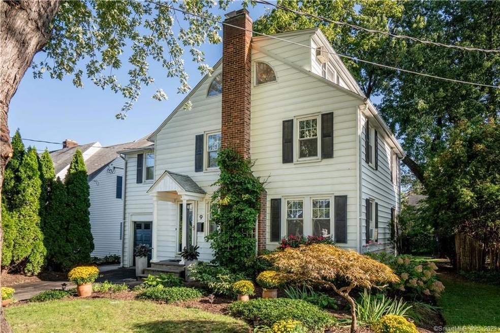 Front street view of 9 Arapahoe Road
