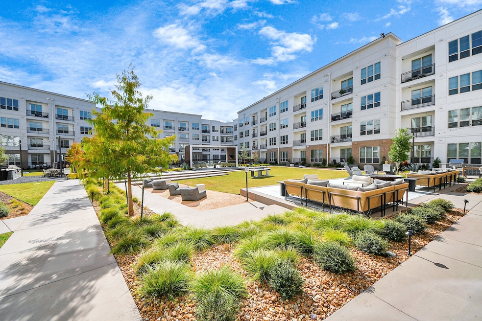 15635 Memorial Dr unit 728, Houston, TX 77079 - photo 1