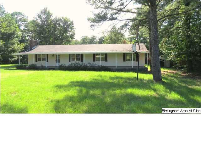 Move in ready home features over 1600 square ft of