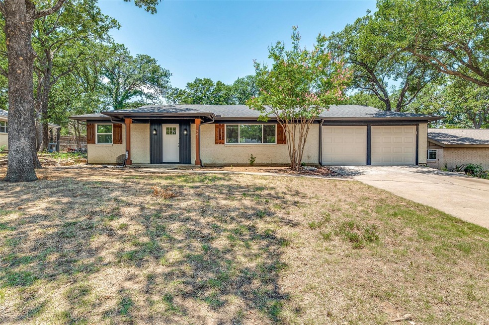 901 Wade Dr, Bedford, TX 76022 - photo 1