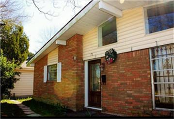 555 W Troy Rd, Houston, TX 77091 - photo 1