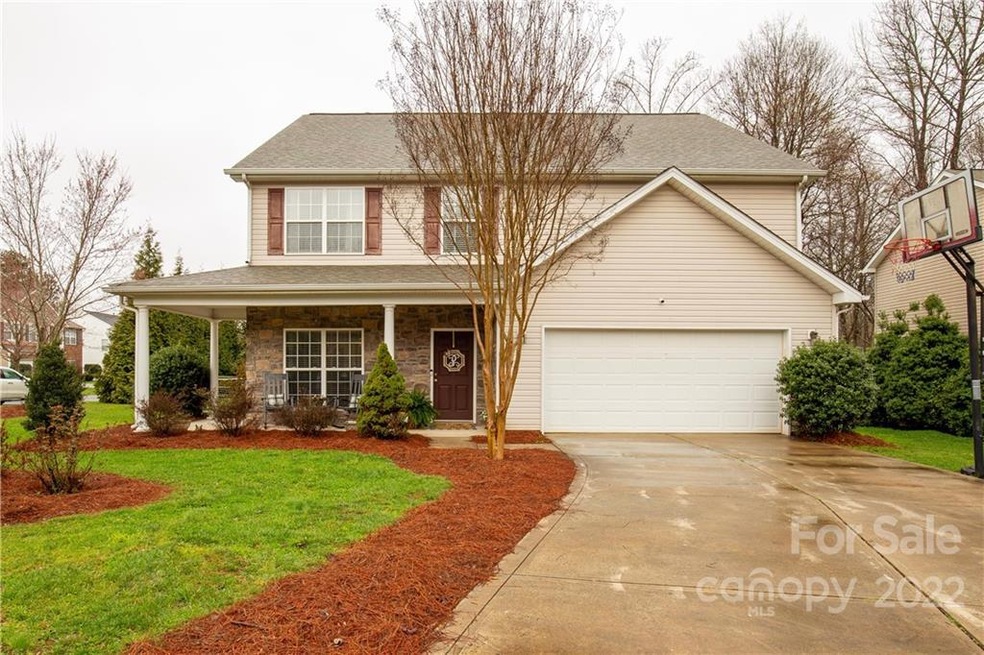 3334 Kingshire Way, Clover, SC 29710 - photo 1