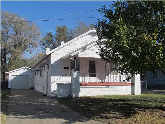 Cute Bungalow on quiet street near Friends Univers