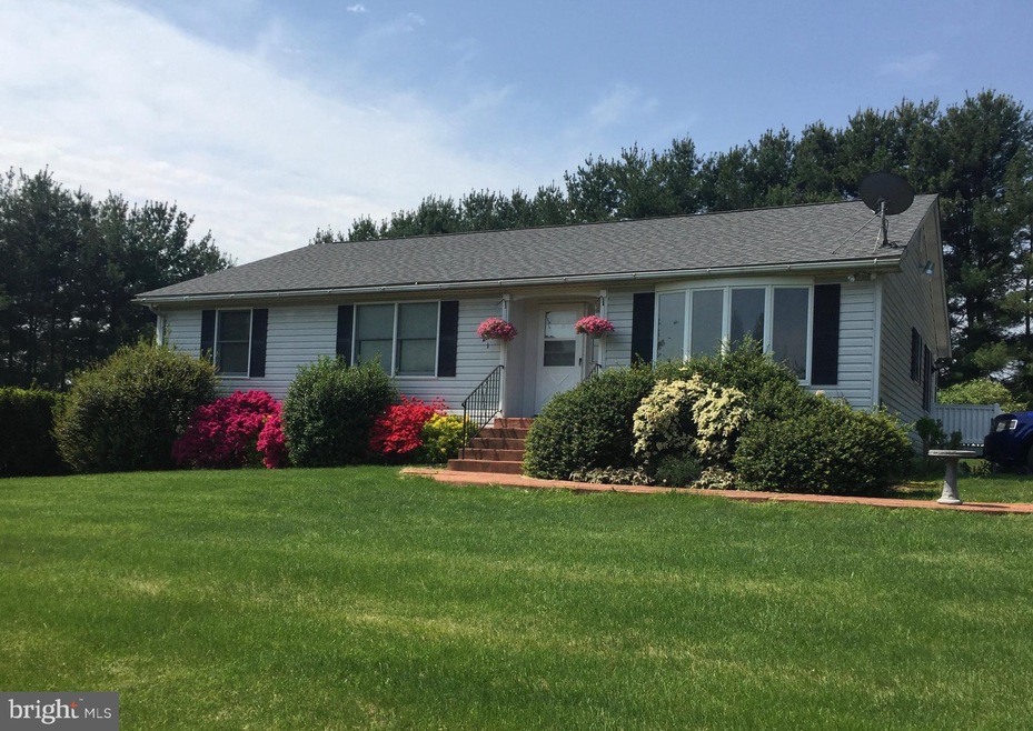 521 Firefly Dr, Eldersburg, MD 21784 - photo 1