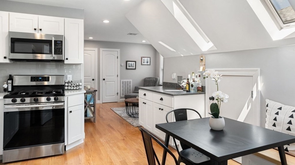 286 Summer St unit 3, Somerville, MA 02144 - photo 1