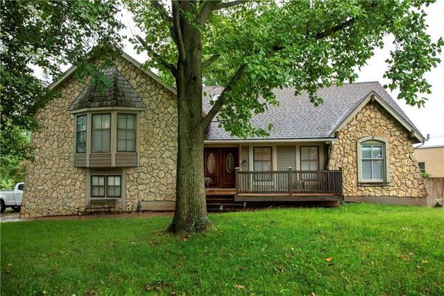 1808 NW Ashton Dr, Blue Springs, MO 64015 - photo 1