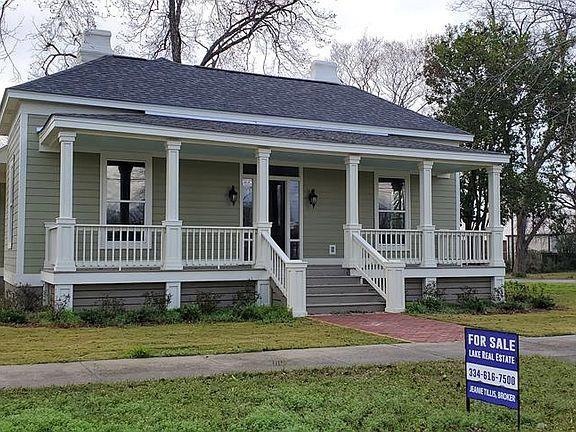 304 E Barbour St, Eufaula, AL 36027 - photo 1