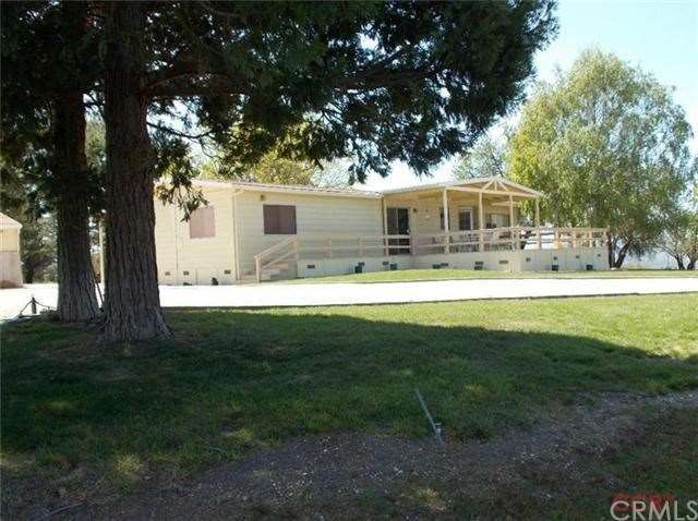 Mobile Home with patio decking