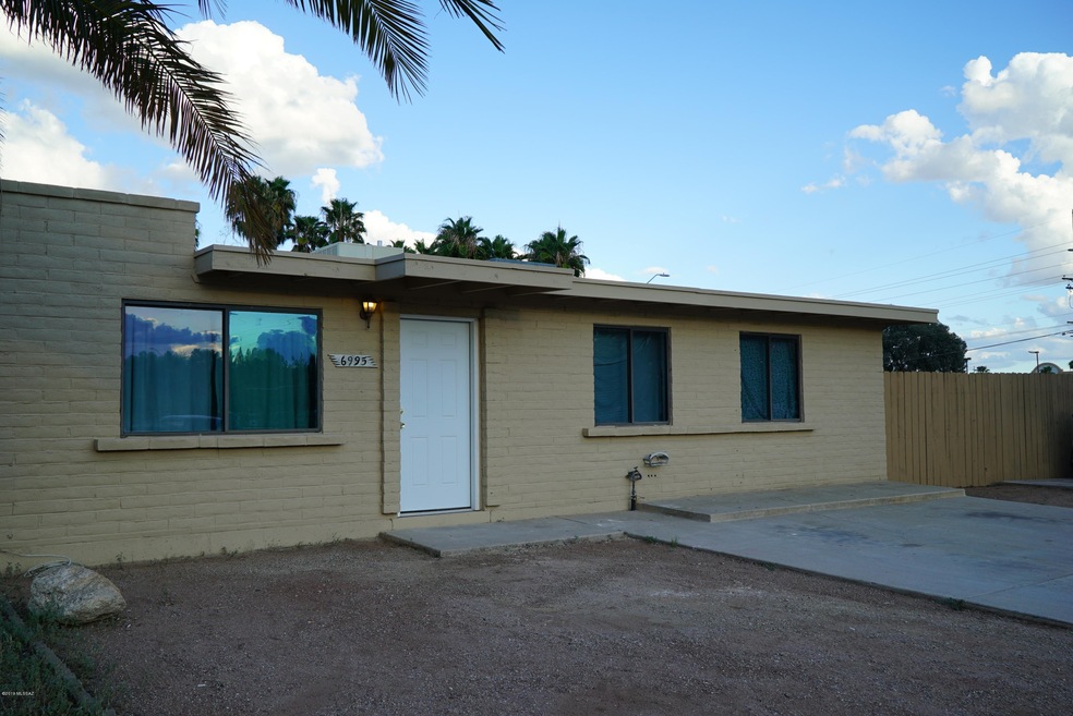 6995 E Golf Links Circle