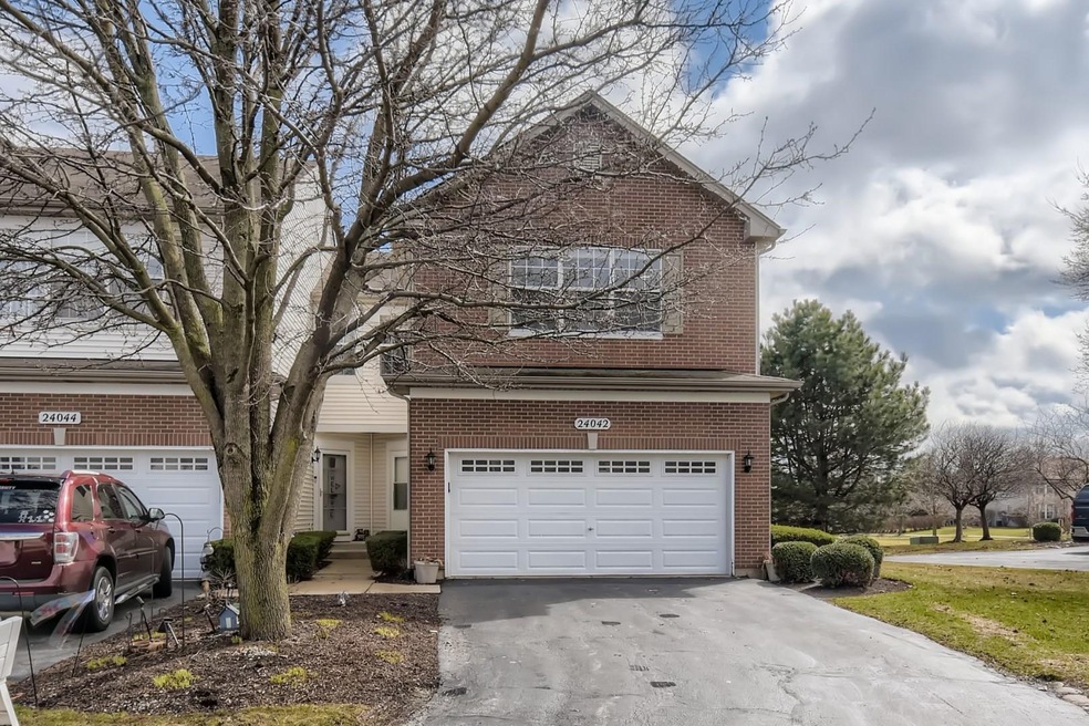 24042 Walnut Cir unit 181305, Plainfield, IL 60585 - photo 1