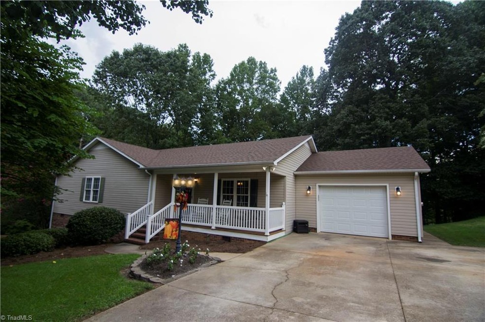 811 Rockcliff Terrace, Asheboro, NC 27205 - photo 1