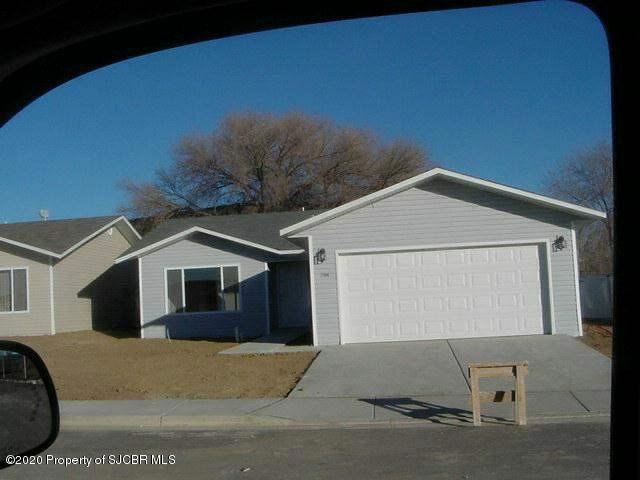 204 Valle Vista Dr, Farmington, NM 87401 - photo 1