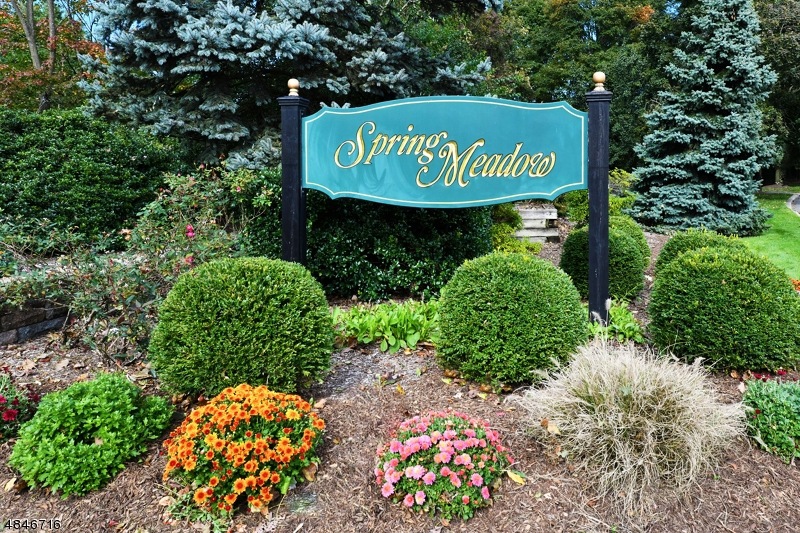 600 Sugarbush Ct unit C, Wyckoff, NJ 07481 - photo 1