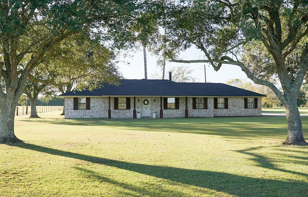 17610 Westbury Rd, Beaumont, TX 77713 - photo 1