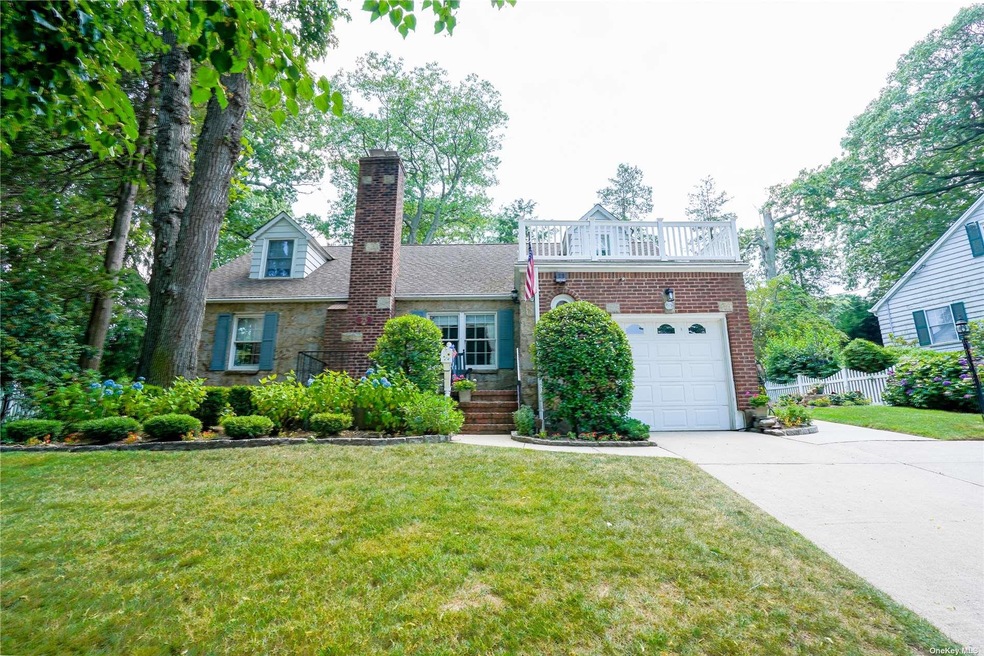 25 Salem Way, Glen Head, NY 11545 - photo 1