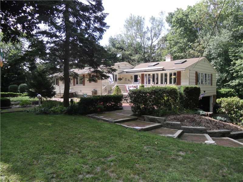 1111 Pippin Orchard Rd, Cranston, RI 02921 - photo 1