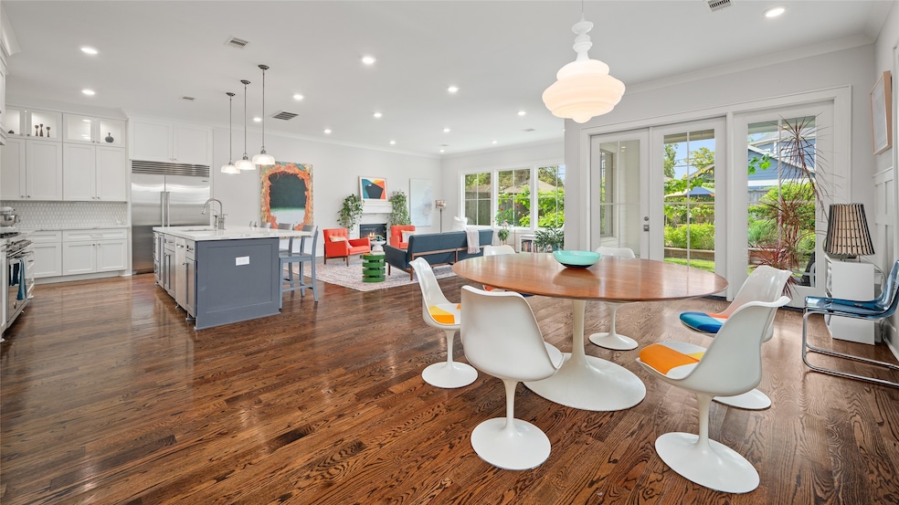 Welcome home!  Sunlight pours into this open livin