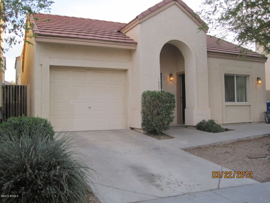 1027 W Julie 069
