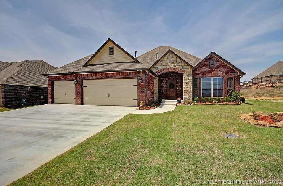 8330 N 74th East Ave, Owasso, OK 74055 - photo 1