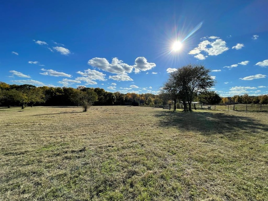 125 Harter Ln, Azle, TX 76020 - photo 1