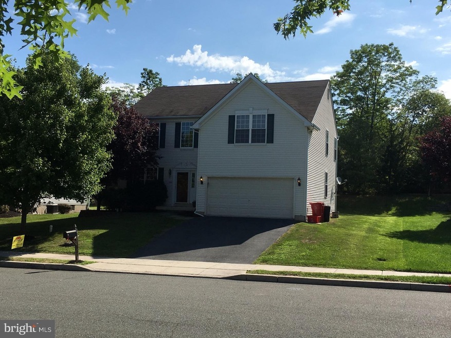 1046 Fallbrook Ln, Pottstown, PA 19464 - photo 1