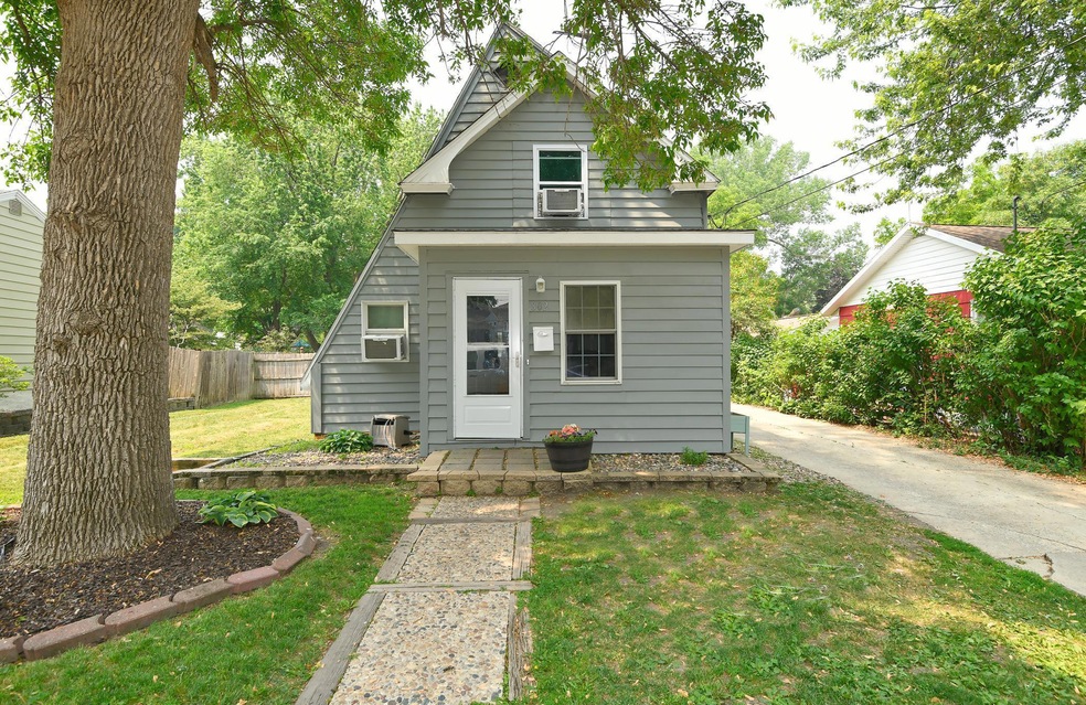 802 Lincoln Ave, Albert Lea, MN 56007 - photo 1