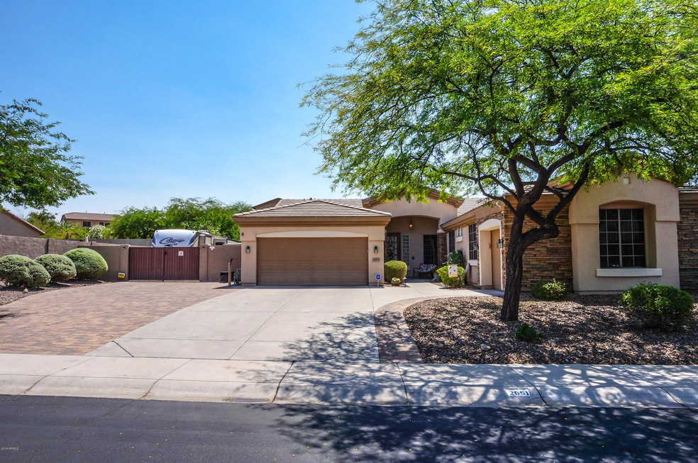 2051 N 80th-8