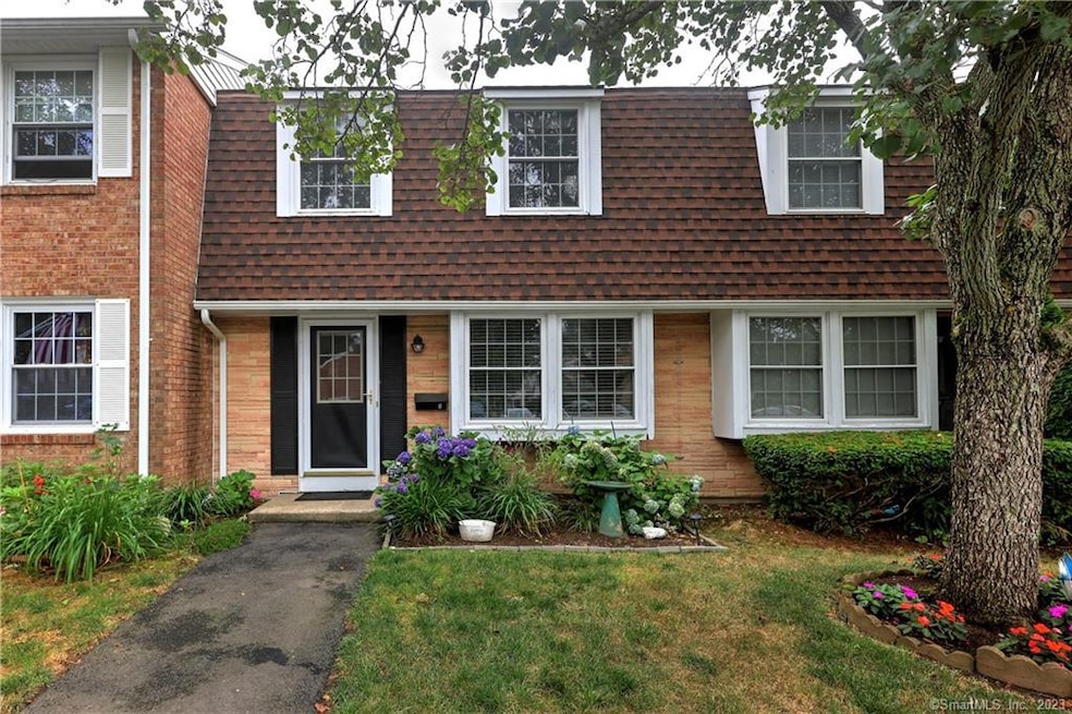 8 Jackson Dr, Milford, CT 06460 - photo 1