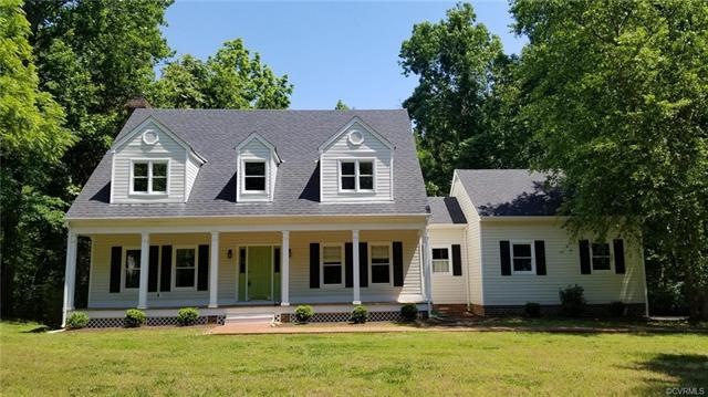 Beautifully renovated vinyl-sided Cape Cod with 2-