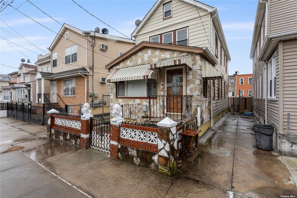 10420 164th Place, Jamaica, NY 11433 - photo 1