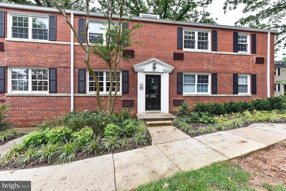 104 N Trenton St unit 1041, Arlington, VA 22203 - photo 1
