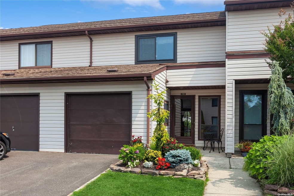 Sold $585,000