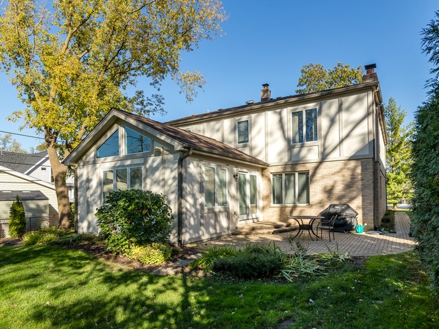 552 S Sunnyside Ave, Elmhurst, IL 60126 - photo 1