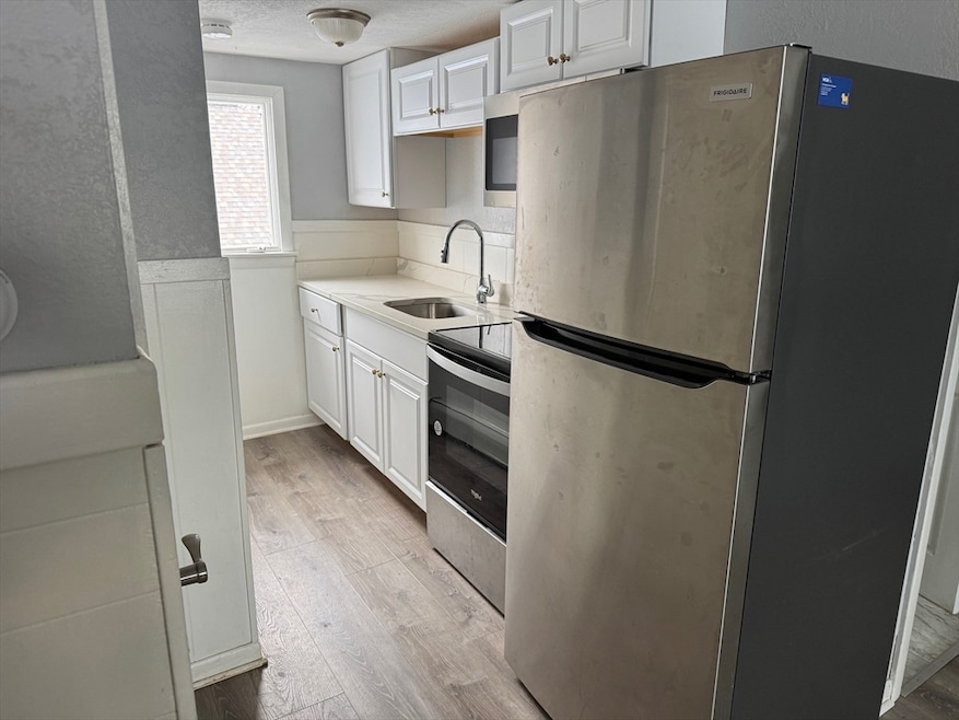 34 Irving St unit 3, Worcester, MA 01609 - photo 1