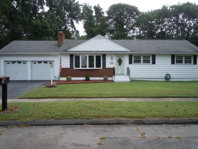 60 Ridgefield Dr, Stratford, CT 06614 - photo 1