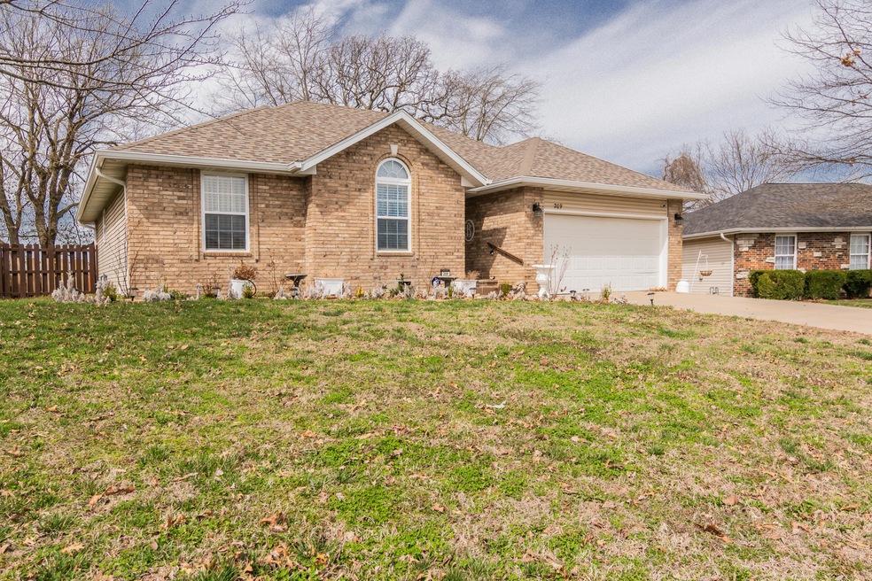 209 N Carlisle