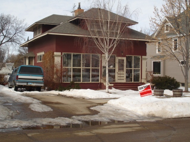 811 1st Ave. East<|><|>