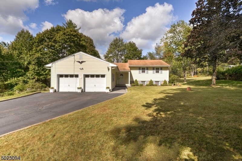 1387 Mallard Dr, Martinsville, NJ 08836 - photo 1