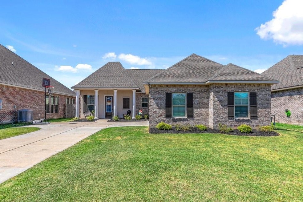 738 Lionel Ln, Lake Charles, LA 70605 - photo 1