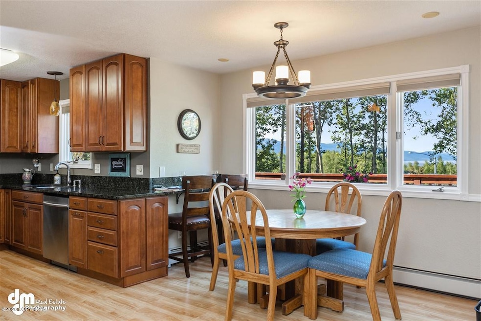 08-Dining Room-ELKO8023