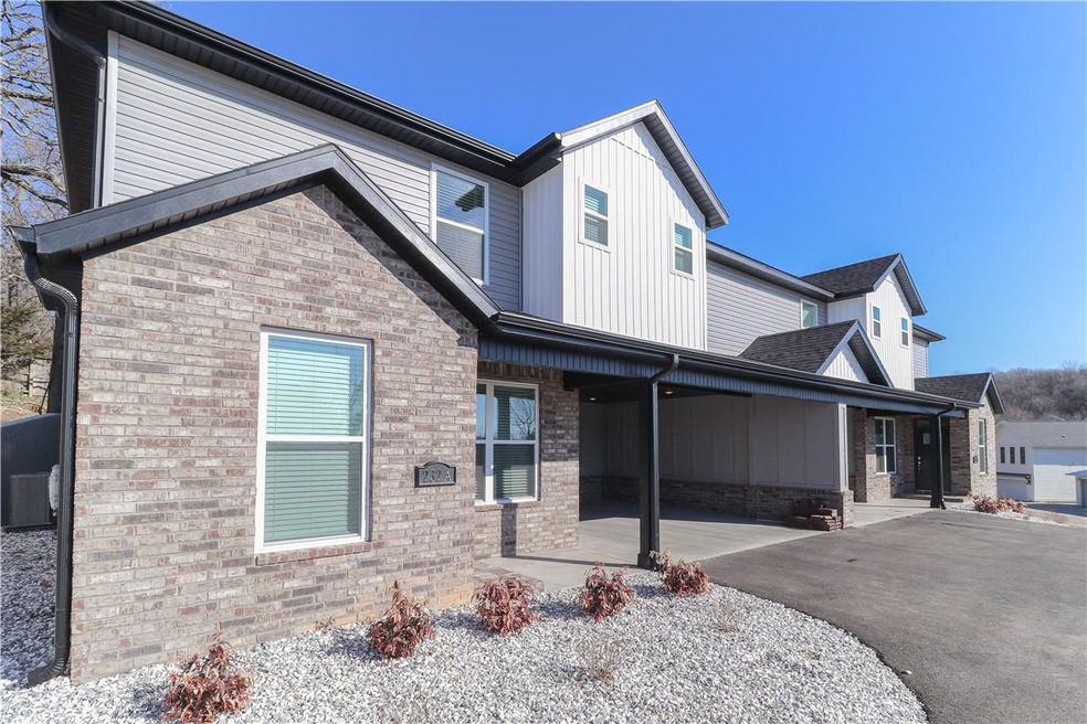 232 S College Ave unit A & B, Fayetteville, AR 72701 - photo 1
