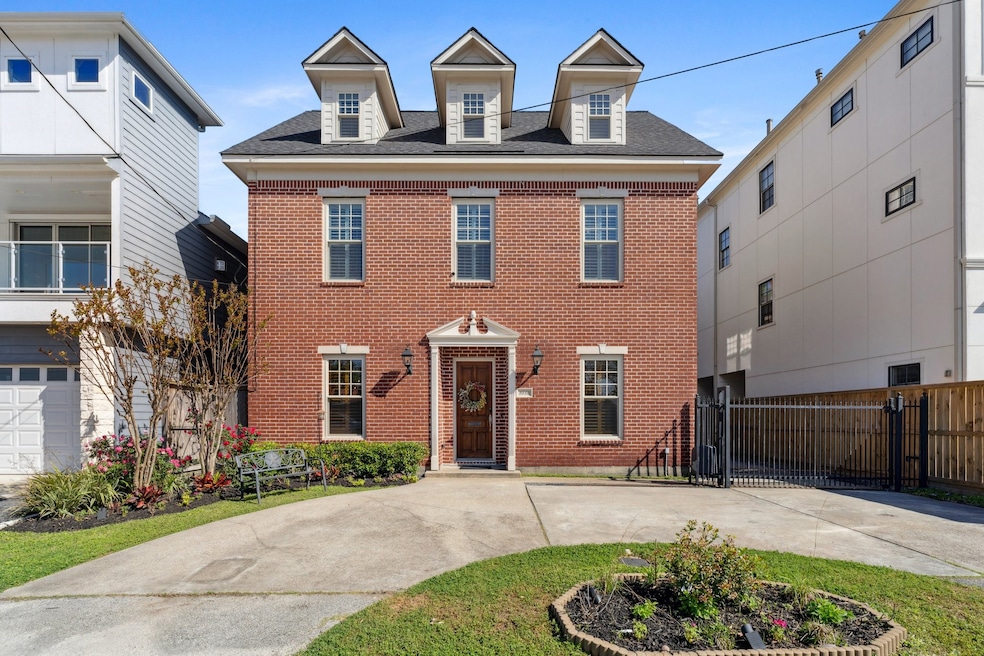 For Sale $1,100,000 • Co-Listing Agent