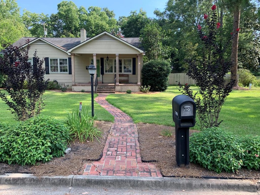 710 14th St W, Tifton, GA 31794 - photo 1