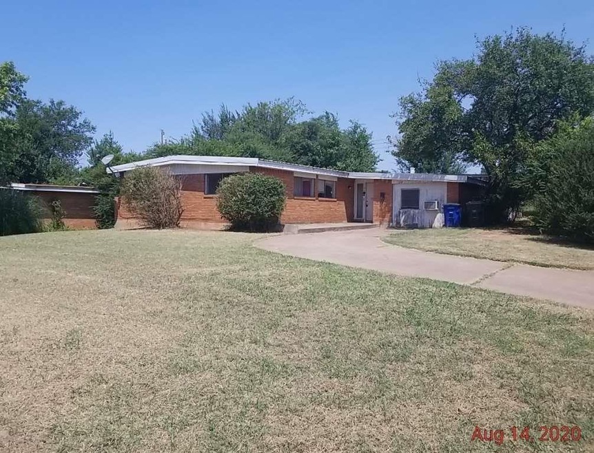 217 Forest Hills Dr, Duncan, OK 73533 - photo 1