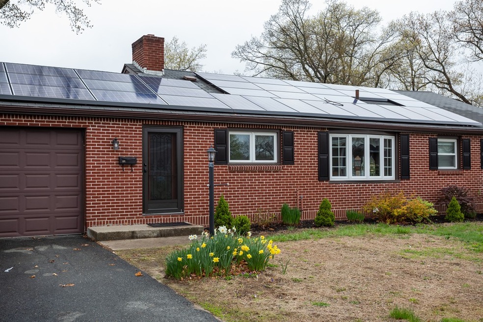 88 Oakridge St, Ludlow, MA 01056 - photo 1