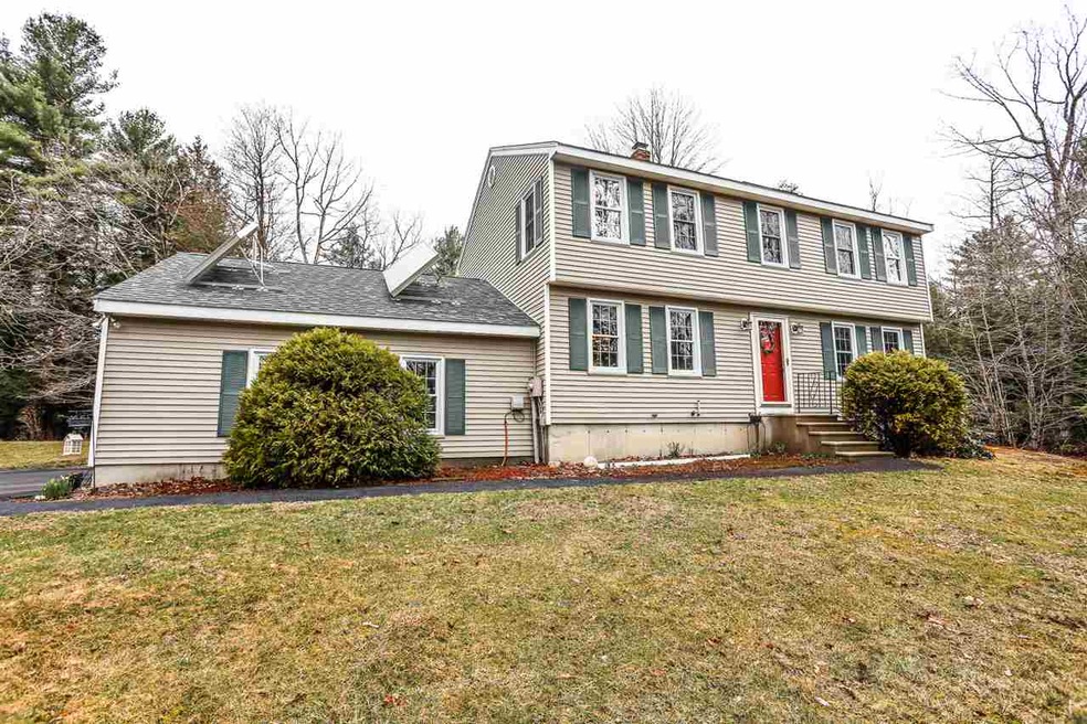 10 Muscatanipus Rd, Brookline, NH 03033 - photo 1