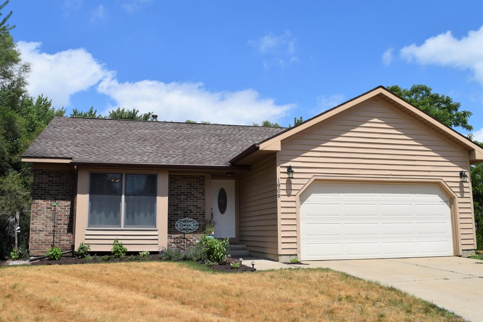 1809 Timberlane Ln NE, Grand Rapids, MI 49505 - photo 1