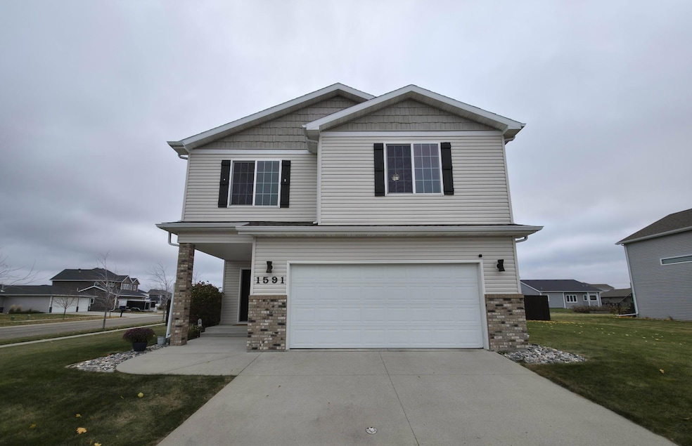 1591 35th Ave S, Moorhead, MN 56560 - photo 1