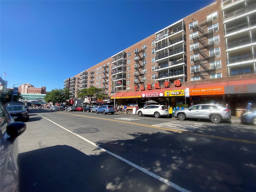 Park Regent Condominium unit 2, Flushing, NY 11355 - photo 1